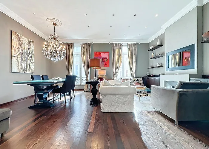 Beautiful 2 Bedroom Bourgeois Style Antibes 333